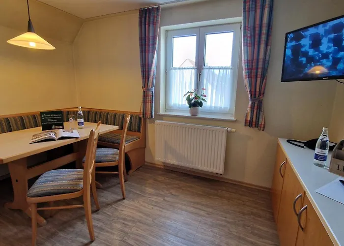 Autenrieder Gaestehaus Schlossbraeu 3*