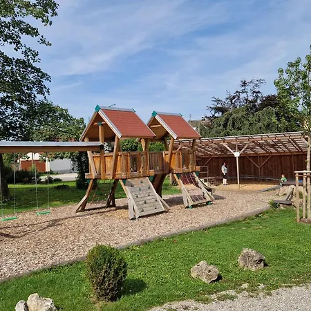 Hotel Autenrieder Gaestehaus Schlossbraeu 3*