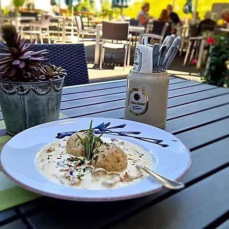 Autenrieder Gaestehaus Schlossbraeu 3*