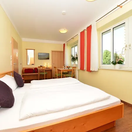 Autenrieder Gaestehaus Schlossbraeu 3* Ichenhausen