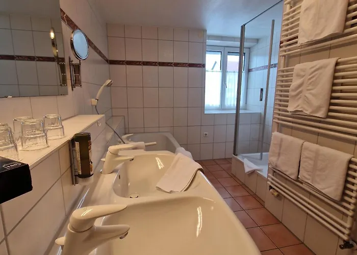 Autenrieder Gaestehaus Schlossbraeu Hotel 3*